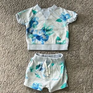 🌸 Baby GAP tropical outfit
